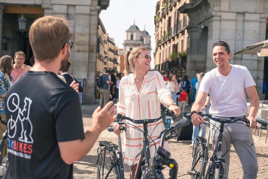 Madrid: Highlights Bike Tour with Optional E-Bike or Tapas - Retiro Park and Puerta de Alcalá Gate Views: The Pace Reset You’ll Notice