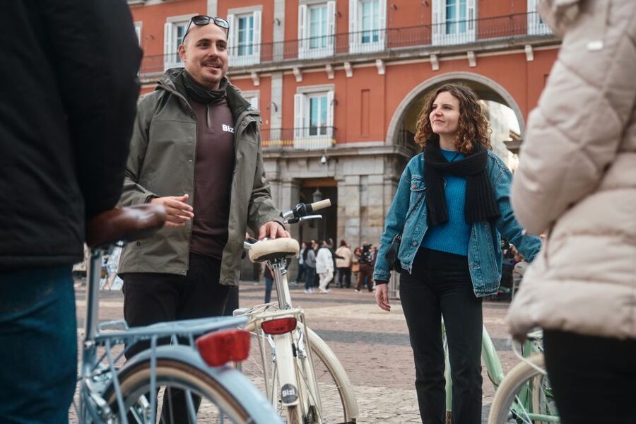 Madrid: Highlights Guided Vintage Bike Tour and Tapas Option - CaixaForum and the art triangle energy