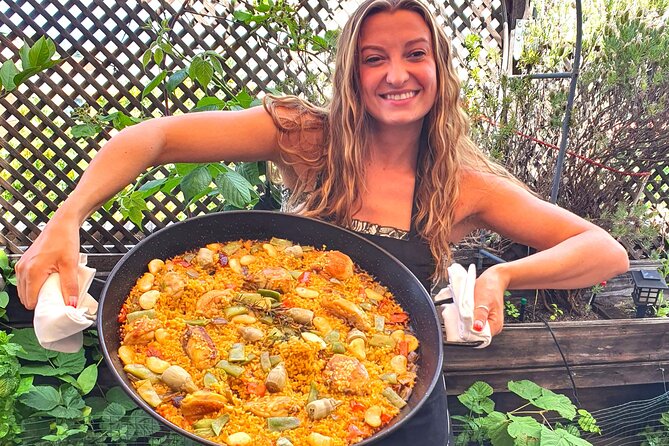 Madrid: Paella & Sangria Classes- Seafood, Chicken & Vegan option - Madrid Paella and Sangria: a hands-on meal lesson