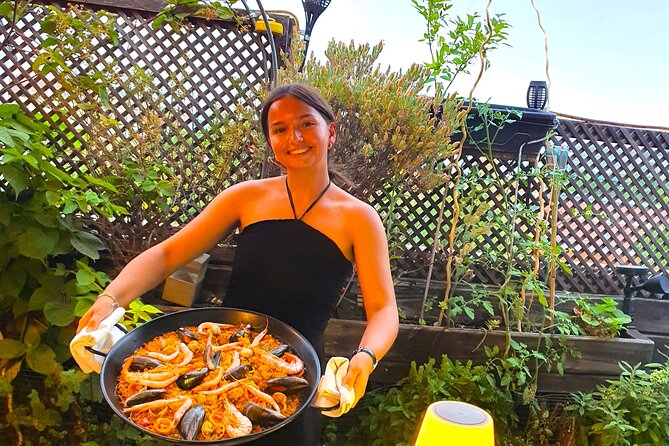 Madrid: Paella & Sangria Classes- Seafood, Chicken & Vegan option - English instruction, group size, and who you might cook with