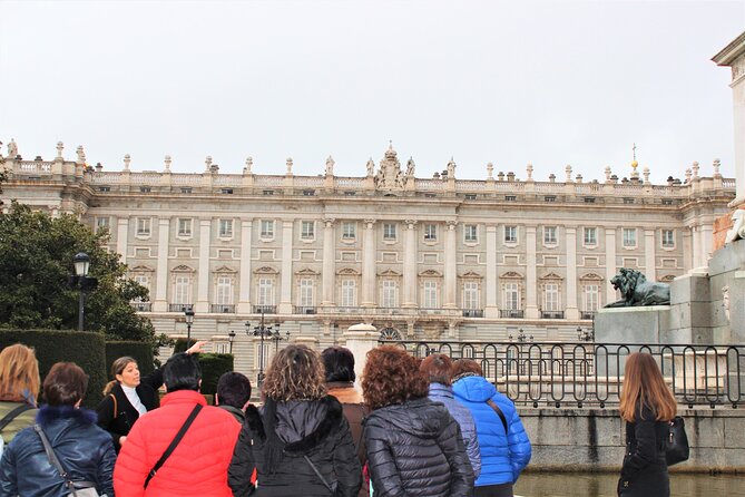 Madrid: Royal Palace Expert Guided Tour with Optional Tapas - The main stop: Royal Palace of Madrid (and why the size surprises you)