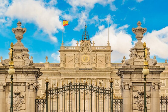 Madrid: Royal Palace Expert Guided Tour with Optional Tapas - Sabatini Garden viewpoints: the palace gets fresh air