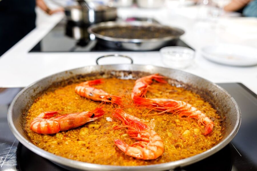 Madrid: Tapas & Paella Cooking Class with Expert Chef - Wine pairing and unlimited drinks: how the tasting fits the cooking