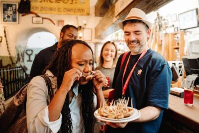 Madrid: Tapas, Taverns & History Tour - Meeting points, timing, and how the 3.5 hours are paced
