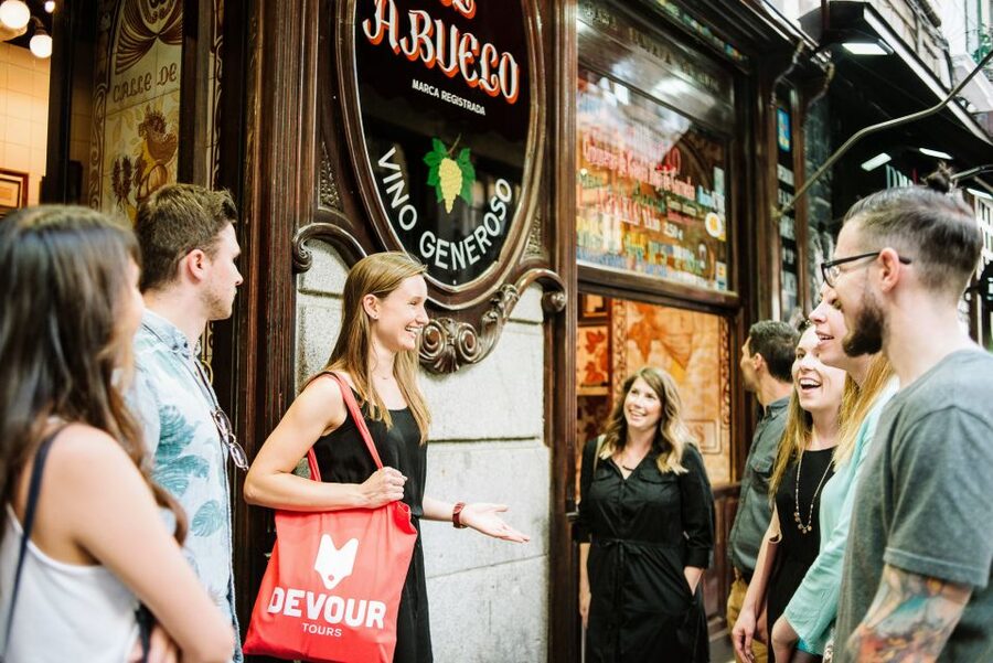 Madrid: Tapas, Taverns & History Tour - The 1906 finale at La Casa del Abuelo Núñez de Arce