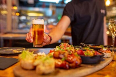 Madrid: Tasty Tapas Tour & Visit to a Terrace with Views - Getting your bearings at Taberna Tirso de Molina