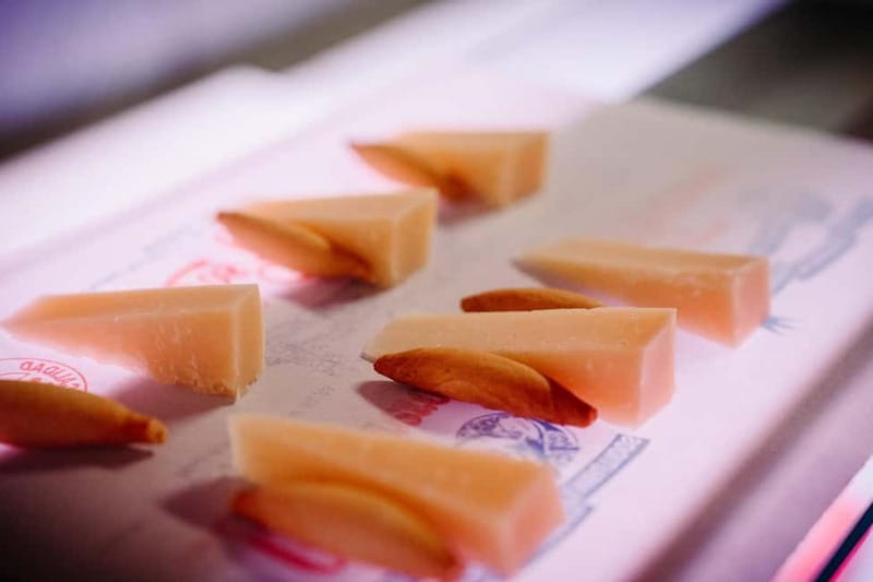 Madrid: Ultimate Food Tour of Local Markets & Tapas - The Long Finish at El Riojano: Dessert Since 1855 With Coffee or Tea