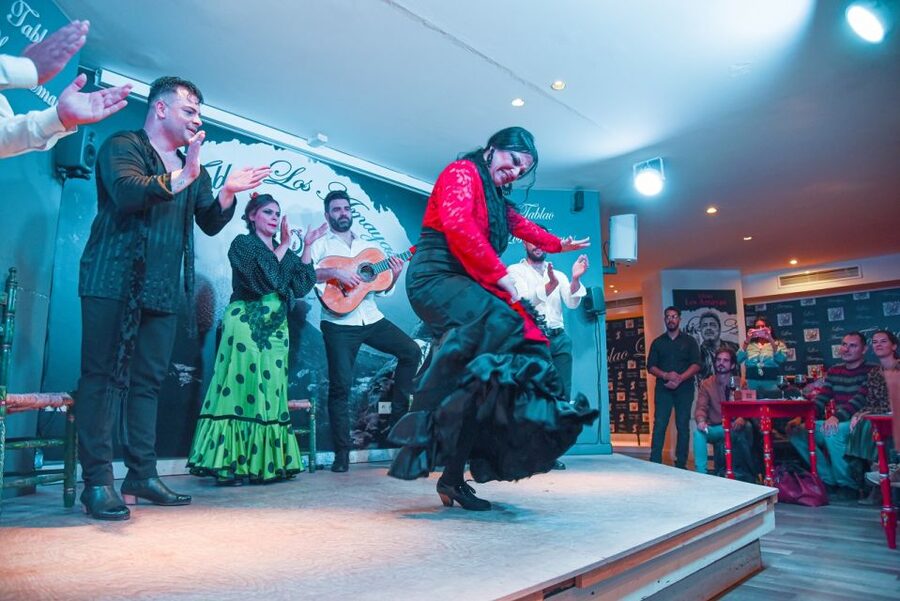 Malaga: Flamenco, Tapas, and Wine Tour - The Malagueños-Style Tavern Moment: Folkloric Decor and a Second Glass