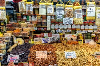 Malaga Market Food Tour: Tapas, Drinks, and Local Flavors - Stop 2: Mercado de Atarazanas—pinchos plus beer in a historic market