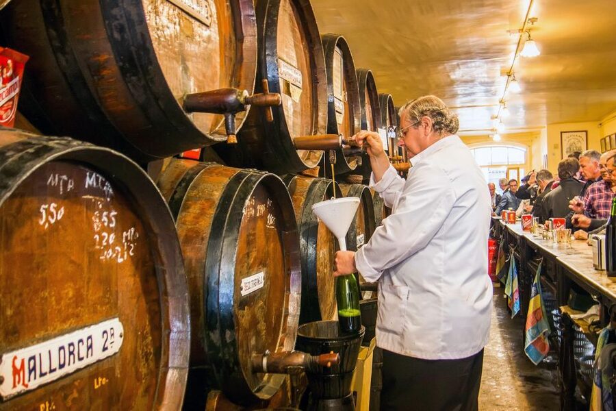 Malaga: Paella and Tapas Tour with The Best Flamenco Show - Restaurant tastings: the part that makes the tour worth it