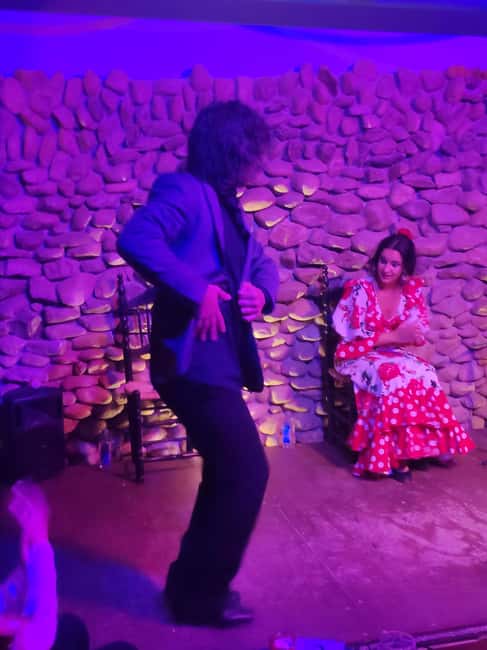 Malaga: Paella and Tapas Tour with The Best Flamenco Show - The flamenco show at a top Andalusian art space