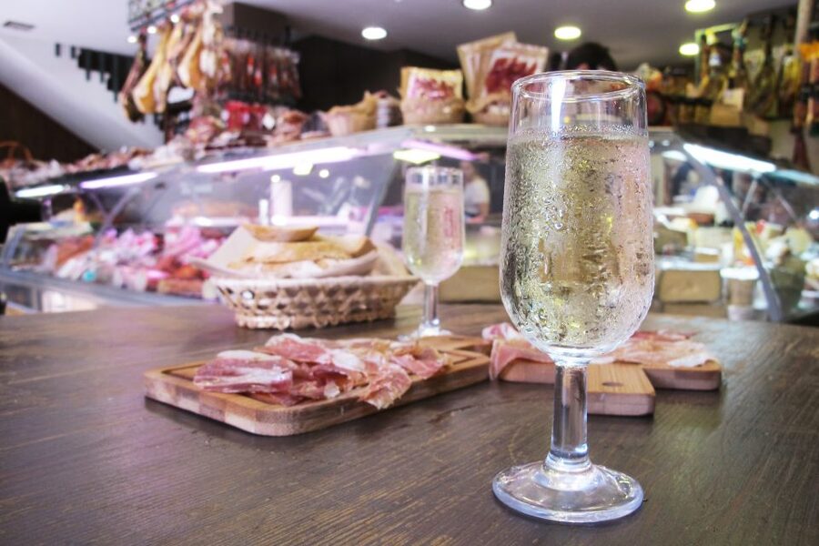 Malaga: Tapas Tasting Tour - The Old Town Tapas Walk: 4 Stops, Up to 7 Tastings