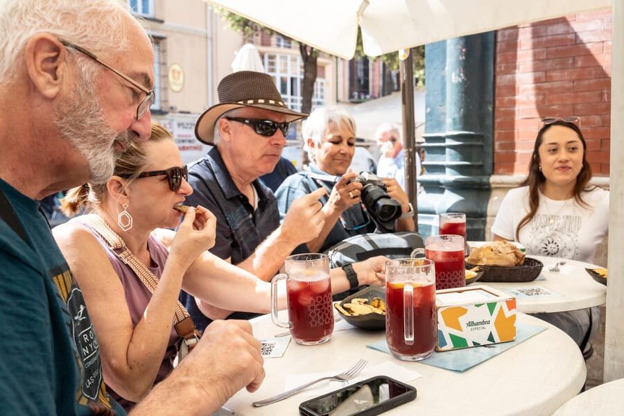 Malaga: Taste-of-Spain Walking Food Tour - A food tour that also helps you read Malaga