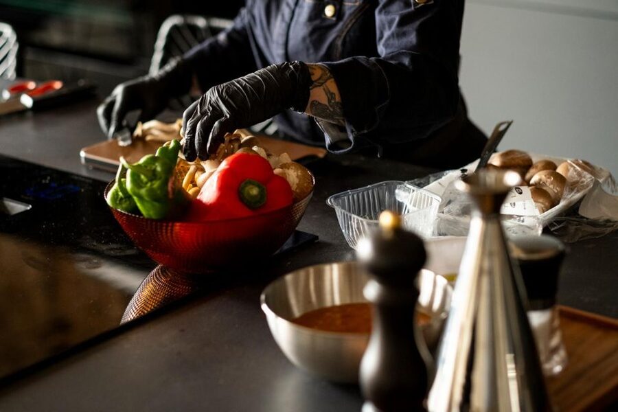 Malaga: The Ultimate Tapas Workshop with Market Visit - Dietary needs: what they can adjust and what to plan around