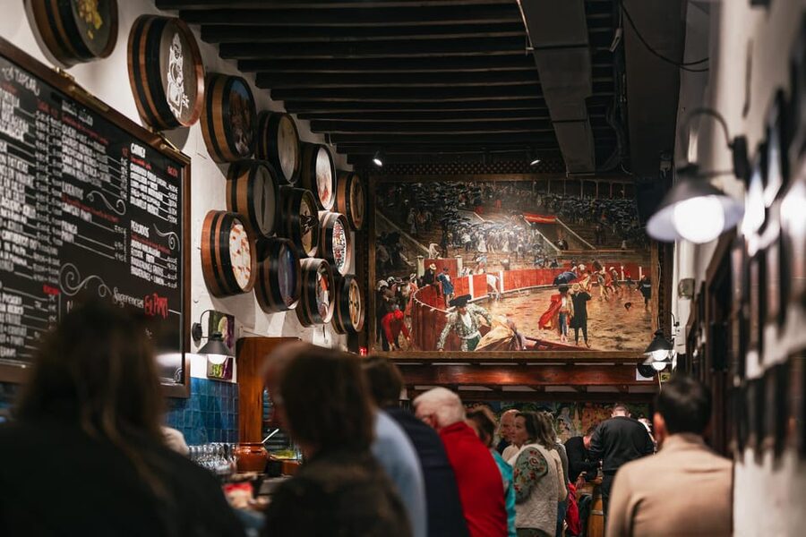 Málaga: Traditional Andalusian Tapas and Wine Tour - Key Things You’ll Notice on This Málaga Tapas and Wine Tour