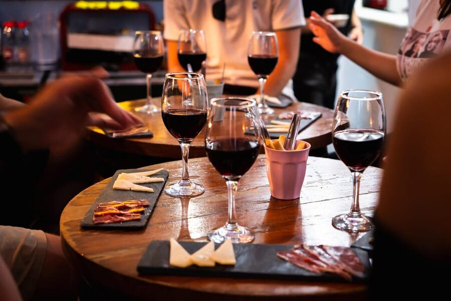 Malaga: Wine and Tapas Tour with Tastings and Drinks - Why Malaga’s Tapas + Wine Works So Well in Just 3 Hours