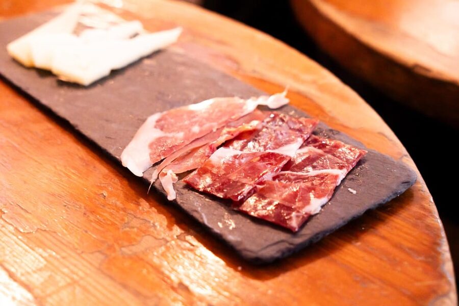 Malaga: Wine and Tapas Tour with Tastings and Drinks - Winery / Old Canteen Stop: Malaga Original Sweet Wine and Real Tradition