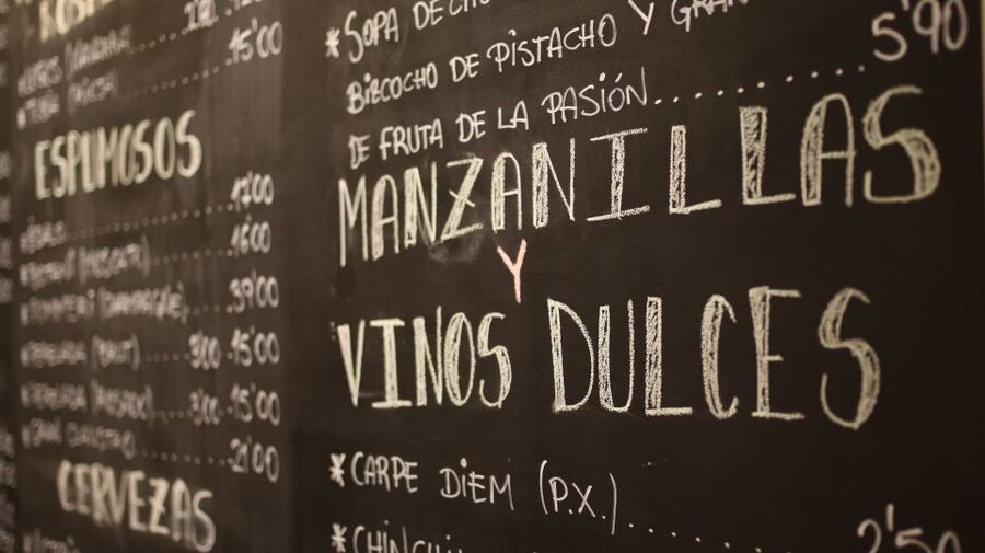 Málaga: Wine & Tapas Tour - Starting on Calle Marqués de Larios: your 3.5-hour Málaga game plan