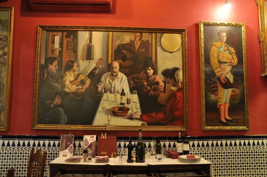 Málaga: Wine & Tapas Tour - The famous bars phase: classic tapas plus modern ideas