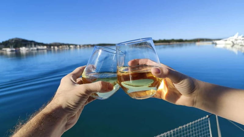 Mallorca: Catamaran Boat Tour with Tapas - Sails and weather: what can change and how to roll with it