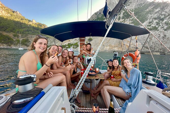 Mallorca sailing tour with tapas and wine - Alcúdia Bonaire to the Coves: The simple sailing setup