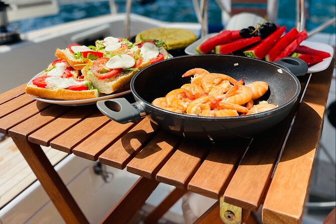 Mallorca sailing tour with tapas and wine - Snorkeling gear and SUP: included fun, not extra hassle