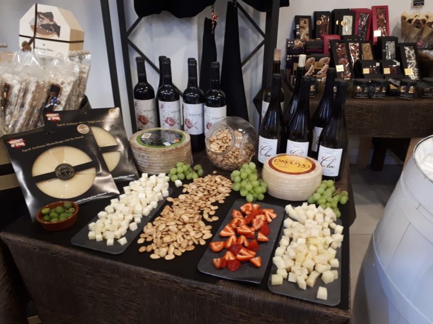 Marbella: Tour of the Old Town with Tapas & Wine - Key things that make this Marbella tour worth it