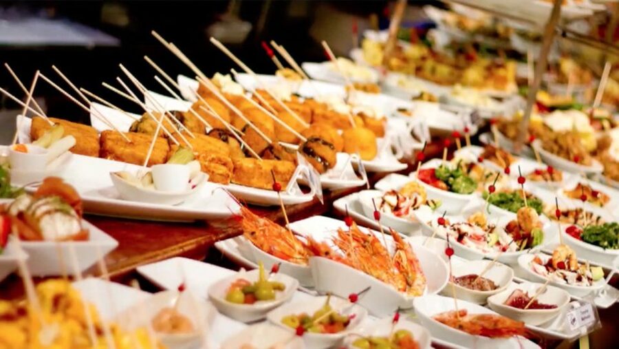 Marbella: Tour of the Old Town with Tapas & Wine - Marbella’s Old Town is made for a food-focused walk