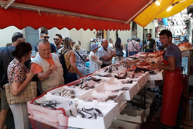 Markets and monuments: walking tour and street food in Palermo - Quattro Canti: the central “octagon” of Palermo