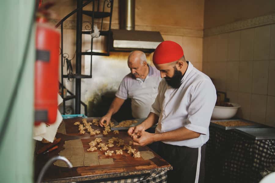 Marrakech: Medina Stories Food Tour with 15+ Tastings - Medina streets and souks: how the guide keeps it practical
