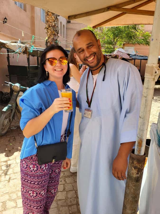 Marrakesh: Guided Street Food Tasting by Locals - Meeting at Hôtel Restaurant Café de France and Finding Your Groove