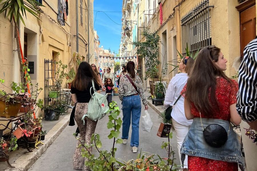 Marseille: No-Diet Club Local Food Tasting and Walking Tour - Panisses and Navettes: The Marseille Snacks That Define the Walk