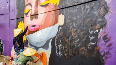 Medellin: Comuna 13 Graffiti Tour, Cable Car & Street Food - The Metrocable ride: views plus a real transportation lesson