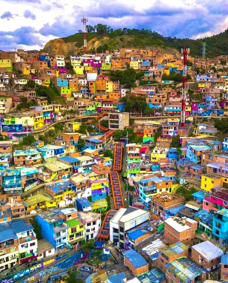 Medellín: Comuna 13 True Story and Street Food Tour - Key things that make this tour work