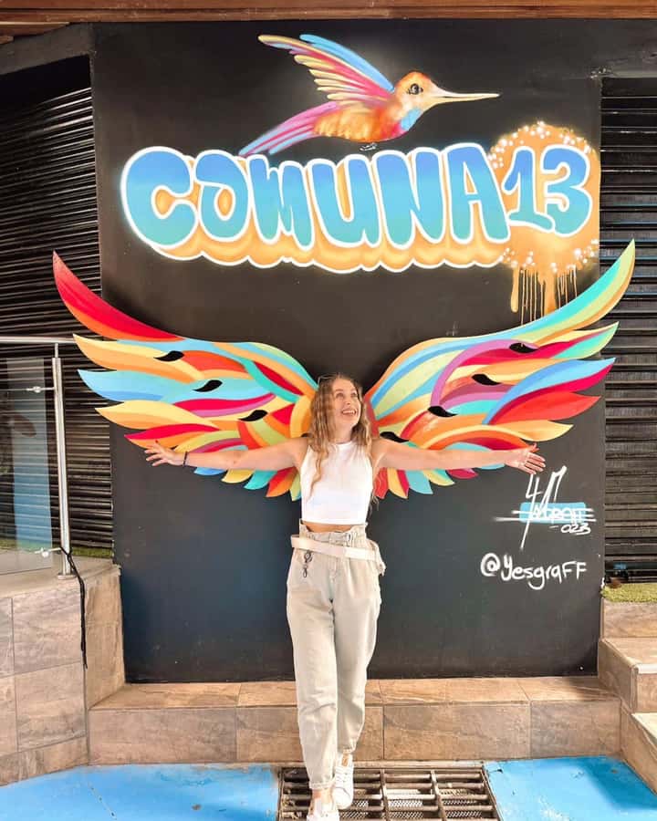 Medellín: Comuna 13 True Story and Street Food Tour - Safety, pacing, and the step count reality