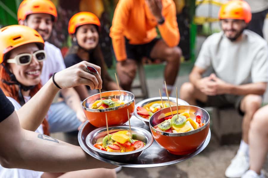Medellín: E-bike and Foodie Tour - What makes the guides stand out on this tour