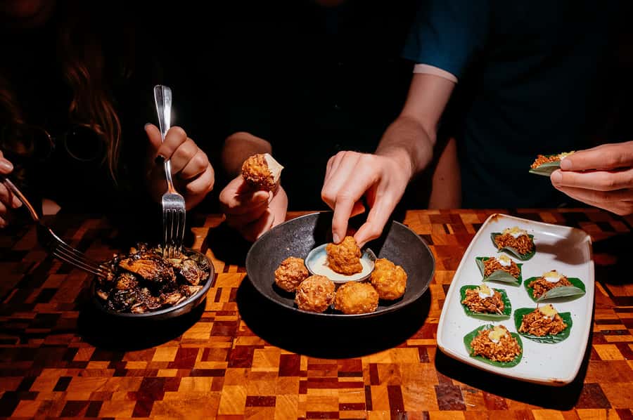 Melbourne: Guided Night-Time Food Walking Tour - Who should book this Melbourne night food walk