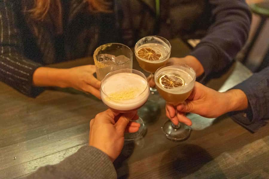 Melbourne: Guided Night-Time Food Walking Tour - One included alcoholic drink: a bar starter, not a full drinking tour