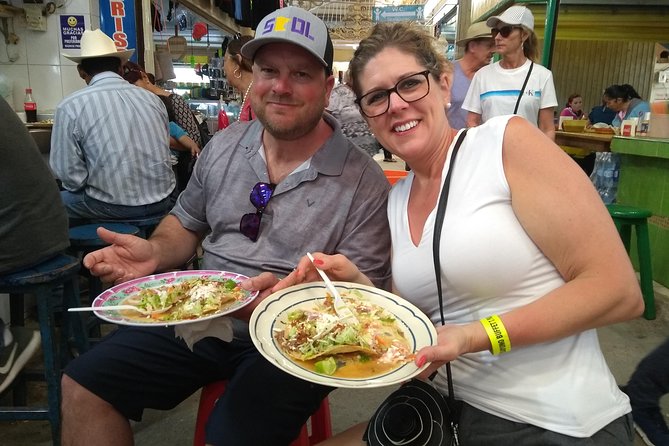 Mercado walking food tour - The torta and local soda pairing: the street-food rhythm