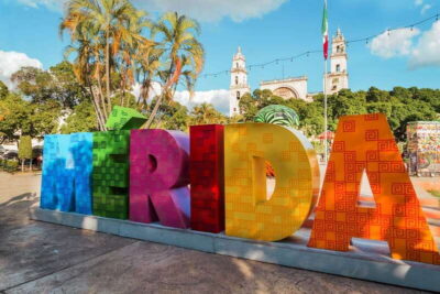 Mérida: 3-Hour Walking Food Tour - First Bites at the Start: Gorditas and Cooling Drinks