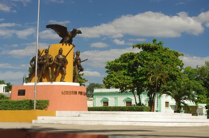 Merida Walking Food Tour. Authentic & Local Cuisine - Stop 1: Plaza Grande and the first taste of the plan