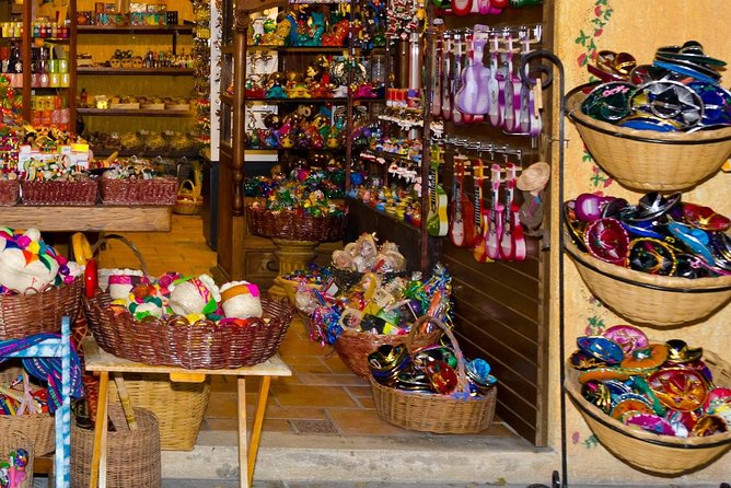 Mexican Street Food Crawl in Playa del Carmen - Final Stretch on 5th Avenue: Shop After You Eat