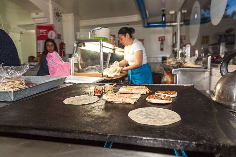 Mexico City: Tacos & Mezcal Night Food Tour - First Course: Northern-Style Tacos to Set Your Flavor Baseline