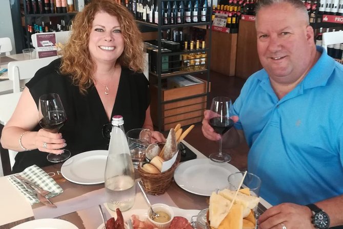 Milan's Authentic Street Food tour: A Gourmet Experience - Pizza of Milan: The First Real Benchmark Bite