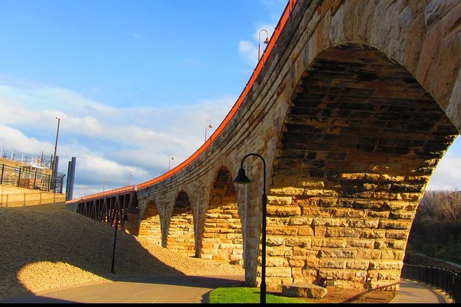 Minneapolis Riverwalk Food Tour - Small-Group Pace: What the Walking Feels Like