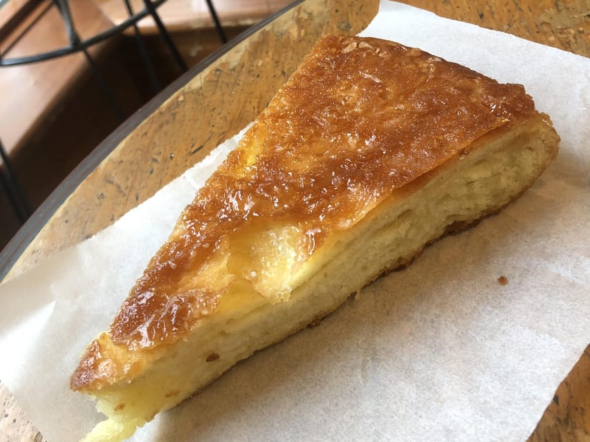 Montréal: Mile End Foodie Tour with Tasting - Weather and energy: what it feels like when Montreal turns chilly