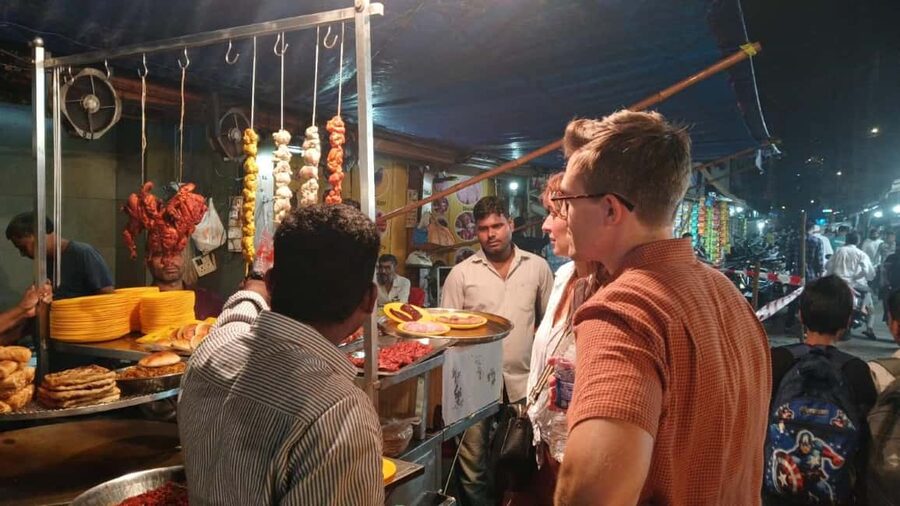 Mumbai Street Food Tour with Evening Bazaar Walk - The grand finale: Mrs. Ice Cream Walla and a 120-year recipe