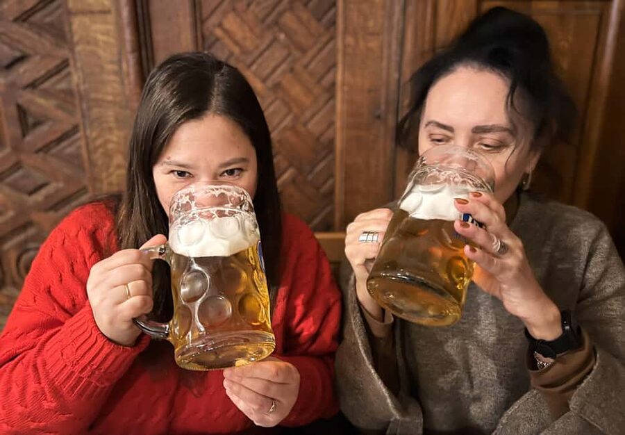 Munich: Old Town Food Tour with 10+ Tastings, Beer & Pretzel - Meeting at Sebastianspl 11: finding your guide and getting started