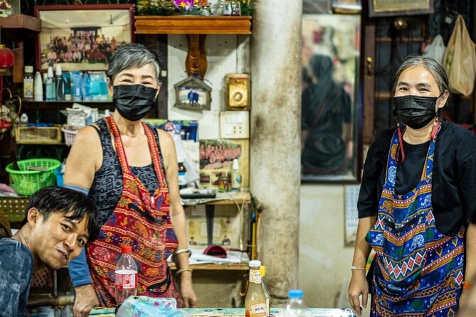 Must-Try: Hidden Bangkok Bike and Food Tour - Stop 4: Wat Kalayanamit Varamahavihara—temples with explanations