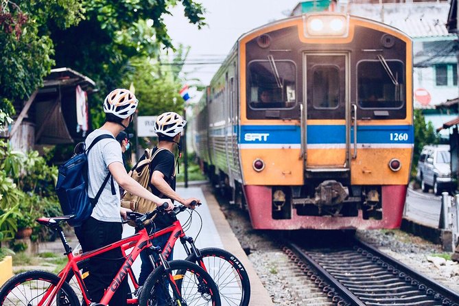 Must-Try: Hidden Bangkok Bike and Food Tour - Stop 5: Bangkok Yai—meeting locals and reading the neighborhood